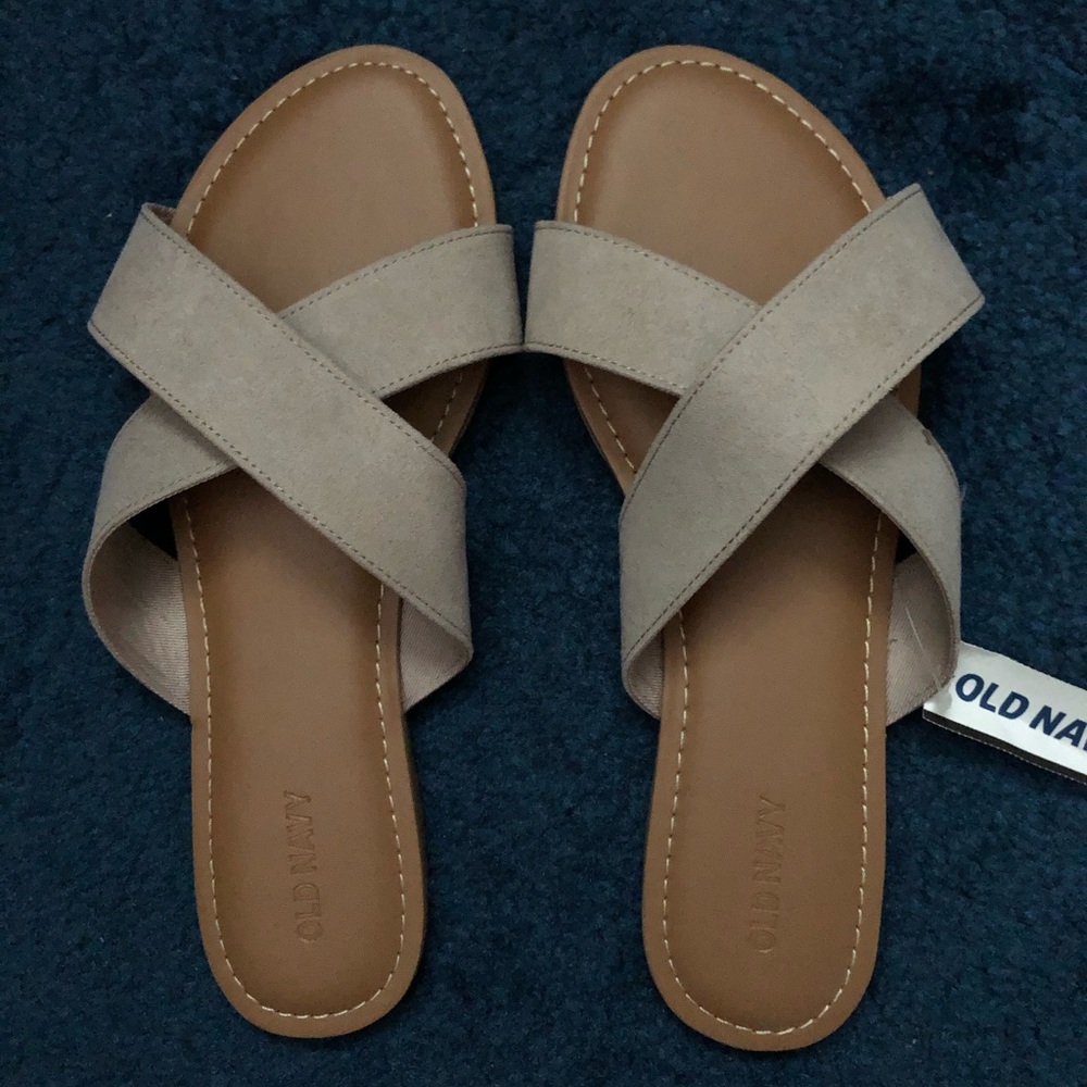Flat sandals